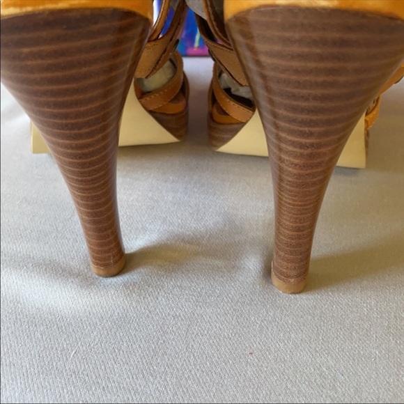 Chinese Laundry Suzana Women’s Tan Leather high heeled Sandal NEW Various Sizes - Picture 2 of 11